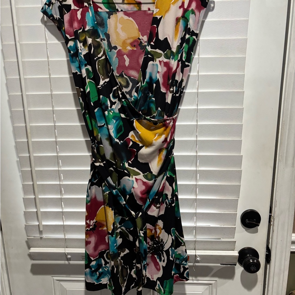 Daisy Fuentes Asymmetrical Dress with Bold Floral Design - Picture 4 of 6